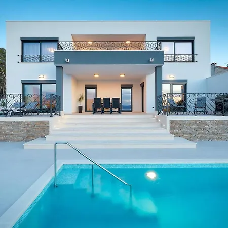 Katarina With Heated Pool, Sea View *