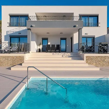 Katarina With Heated Pool, Sea View * Sutivan